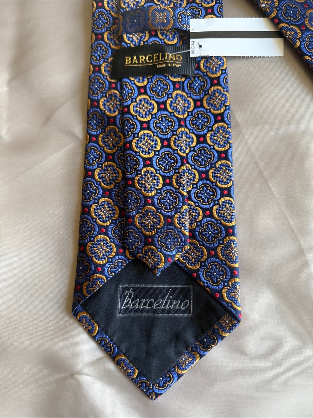 Men's Navy and Gold Medallion Silk Tie